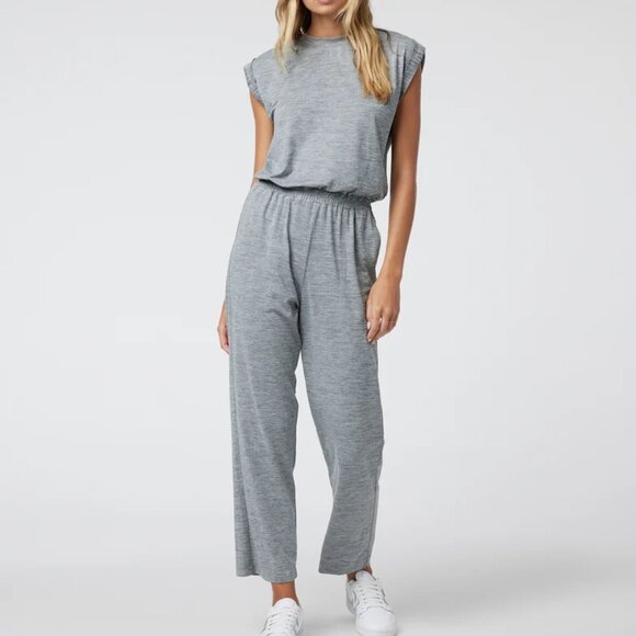Like New: Vuori Short Sleeve Lux Crew Jumpsuit Mallorca Heather Women's Medium - Picture 2 of 10